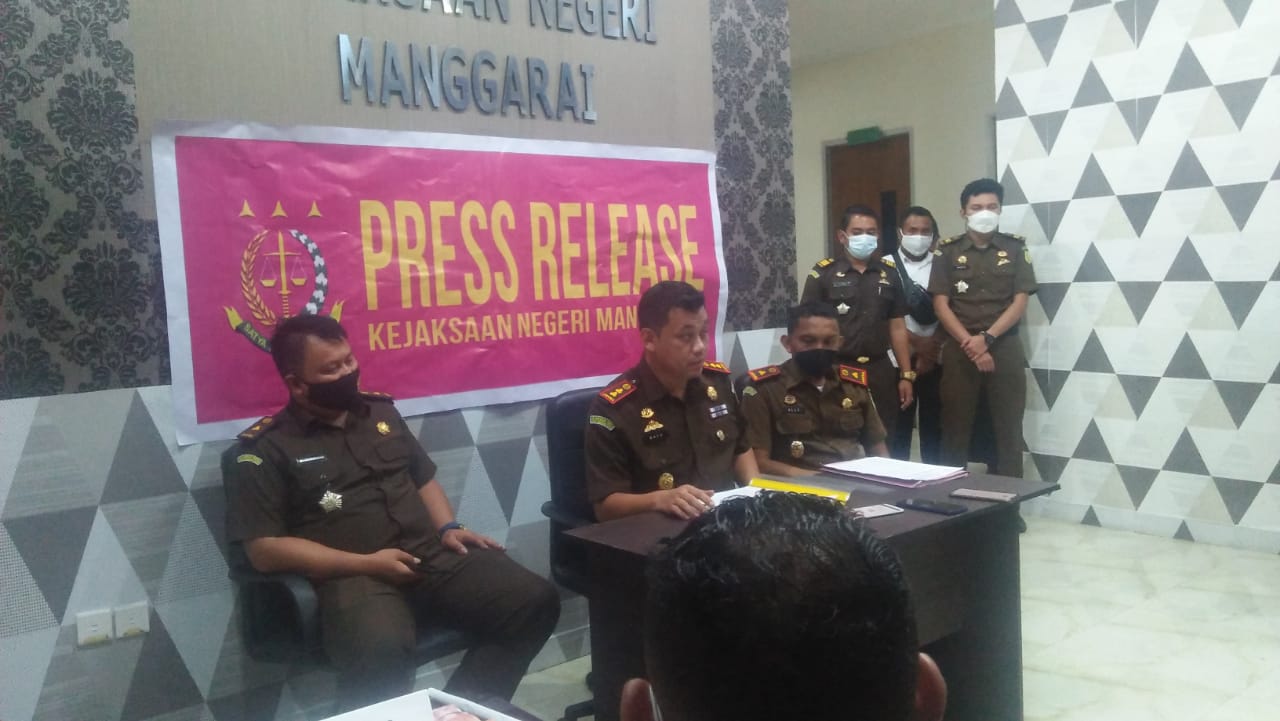 Kepsek Dan Bendahara Smpn 1 Reok Resmi Ditahan Kejaksaan Negeri Manggarai Atas Dugaan 1641