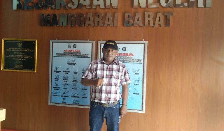 Pimpinan LSM LPPDM Marsel Ahang Laporkan Keuskupan Denpasar dan Keuskupan Ruteng ke Kejari Mabar