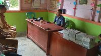 Jelang HPN 2025, Jurnalis MNC Beri Bantuan Buku Gratis di Sekolah di Manggarai Timur NTT