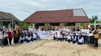 Ajak Siswa Kurangi Sampah Plastik, PT TeL Distribusikan Botol Minum dan Buku Tulis ke Sekolah-sekolah