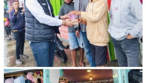 Kasat Reskrim Polres Manggarai Pimpin Pembagian Takjil Kepada Masyarakat