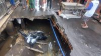 ‎Jalan Poros Sungsang Ambruk 1 Orang Korban Luka Di Kepala