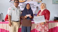 Eka, Salurkan BLT Tahun 2025 Bagi Warga Yang Kurang Mampu Di Suka Jaya 