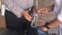 Propam Polres Mabar Cek Senjata Api yang Digunakan Anggota Polisi