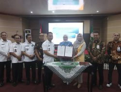 Wabup Banyuasin Tanda Tangan MoU Perjanjian Kerjasama BUMDES Dan Penyerahan KUR