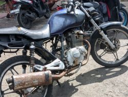 Sepeda Motor yang Diduga Rusak Dibiarkan Mengisi BBM Oleh Petugas SPBU Carep, Ada Apa?