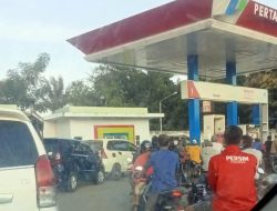 SPBU Iteng Diduga Layani Pengisian BBM dengan Tarif Rp. 10 Ribu Perjerigen