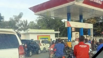 SPBU Iteng Diduga Layani Pengisian BBM dengan Tarif Rp. 10 Ribu Perjerigen