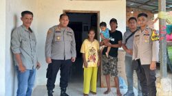 POLRI PEDULI: KAPOLRES PALI SALURKAN KURSI RODA UNTUK ANAK DISABILITAS DI SUKA DAMAI