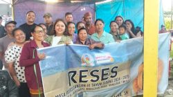 Selain Reses, DPRD Provinsi NTT Sheline Lana Berikan Sumbangan untuk Pengerjaan Jalan Stapak di TPU Woang
