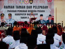 Sukses Kibarkan Merah Putih, Bupati Banyuasin Bubarkan Paskibraka Tahun 2025