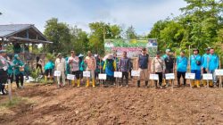 Dorong Ketahanan Pangan, Polsek Tanah Abang Dampingi Penanaman Jagung di Desa Curup