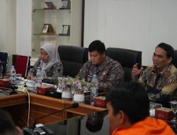 Pimpin Rapat Bahas Pertumbuhan Ekonomi Rilis Data Triwulan Sekda Fokus Perekonomian Daerah