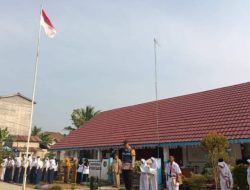 Bhabinkamtibmas Polsek Talang Ubi Jadi Pembina Upacara di Sejumlah Sekolah