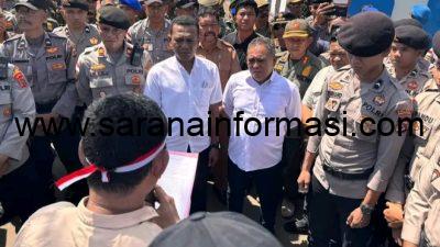 Bupati Edi Temui Masa Aksi dan Berjanji akan Perjuangkan Aspirasi yang Disampaikan