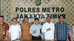 Dipimpin Edi Hardum, Advokat Famara Datangi Polres Jaktim, Minta Polisi Hukum Berat Pembunuh Irnakulata Murni