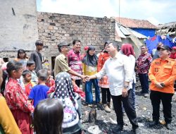 Bupati Askolani Tinjau Lokasi Kebakaran Pastikan Pembangunan Rumah Warga Terdampak 