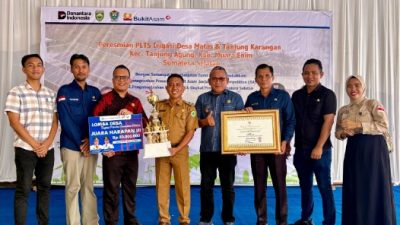 Mewakili Bupati Asgianto, Kadin PMD Dampingi Kades Tais Terima Penghargaan dari Gubernur Sumsel