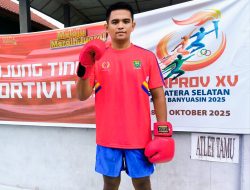 Petinju Muara Enim Deni Alha Fiqri Melaju ke Semifinal PORPROV XV Sumsel 2025