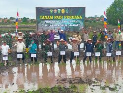 Pemkab PALI Dukung Tanam Padi Perdana Program Cetak Sawah di Wilayah Korem 044/GAPO