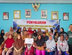 Suhaimi Salurkan BLT Untuk Masyarakat Yang Membutuhkan Dan Terdampak 