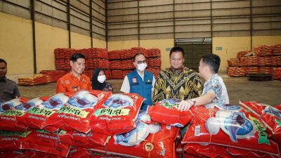 Pastikan Stok Pangan Terpenuhi, Sekda Tinjau PT Buyung Putra Pangan