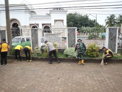 Polres Banyuasin Gelar Kurve Bersama Di Masjid Jumhuriyah Dan Pasar  Pangkalan Balai