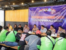 Dirlantas Polda Jateng “Jagongan Bareng Ojol, Ojol Tertib Berlalu Lintas