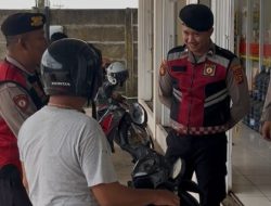 Patroli Jalan Kaki Sat Samapta Polres Banyuasin Ciptakan Kondusifitas Wilayah
