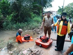 Gerak Cepat! Wabup Netta Indian Tinjau Penyebab Banjir Di Sukajadi Timur