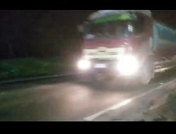 Truk Minyak Di Duga Ilegal Melaju Bebas Dikawal Mobil Misterius melintas Di Banyuasin