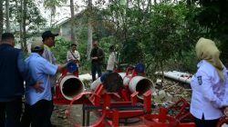 Wabup Netta Tinjau Pengolahan Lahan, Mekanisasi Pertanian Air Salek