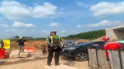 Polres Banyuasin Lakukan Pengaturan Lalu Lintas Pintu Tol Pulau Rimau
