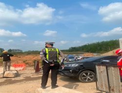 Polres Banyuasin Lakukan Pengaturan Lalu Lintas Pintu Tol Pulau Rimau