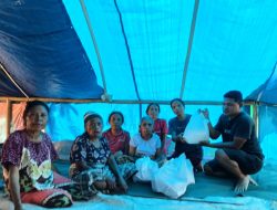 Melanie Subono dan Band Kotak Bantu Warga Korban Gempa di Kampung Klumpang dan Sirek, Manggarai