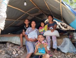 Melanie Soebono dan Kotak Band Menyalurkan Bantuan Sembako kepada Sejumlah Masyarakat di Kecamatan Cibal, Manggarai